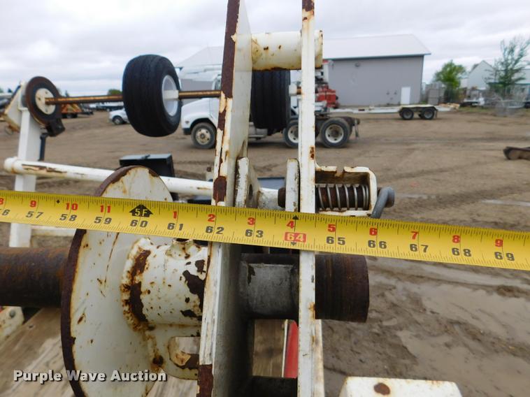 image for item DA1042 2010 Larson 5600 reel trailer