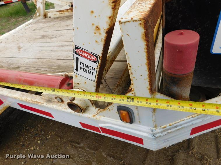 image for item DA1042 2010 Larson 5600 reel trailer