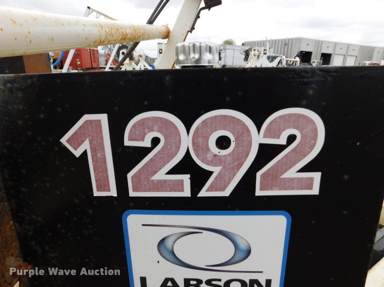 image for item DA1042 2010 Larson 5600 reel trailer