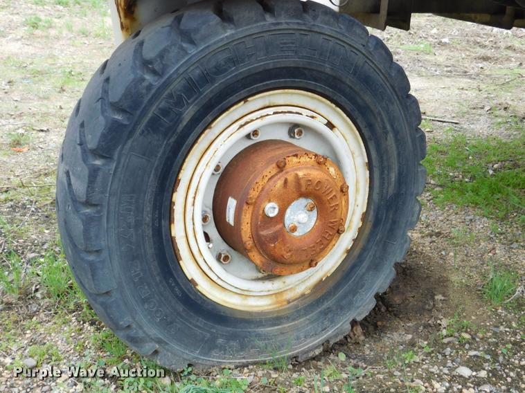 image for item DA1045 2006 Altec AD-108 self-propelled reel trailer