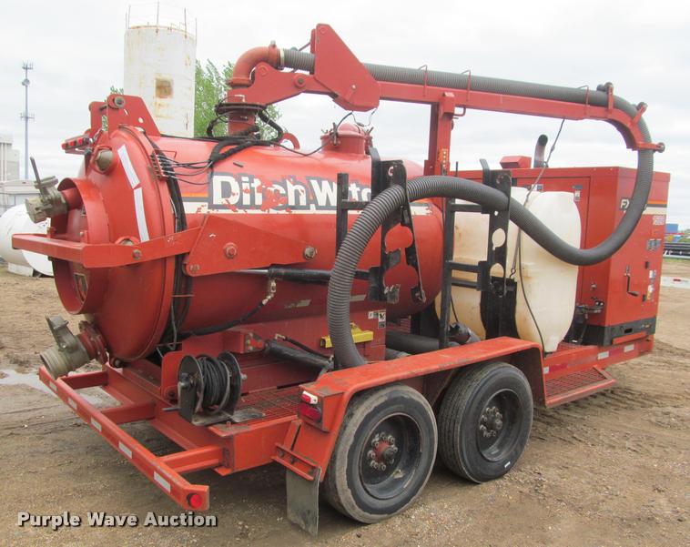 image for item DA1050 2013 Ditch Witch FX50 vacuum excavator trailer