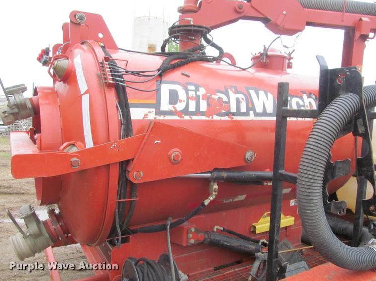 image for item DA1050 2013 Ditch Witch FX50 vacuum excavator trailer