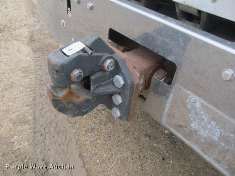 image for item DA1053 2002 Freightliner FLD120 semi truck