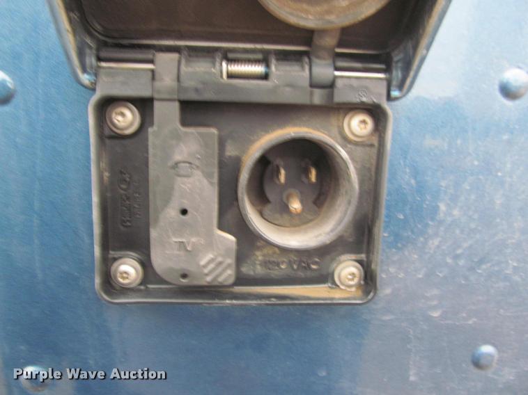 image for item DA1053 2002 Freightliner FLD120 semi truck