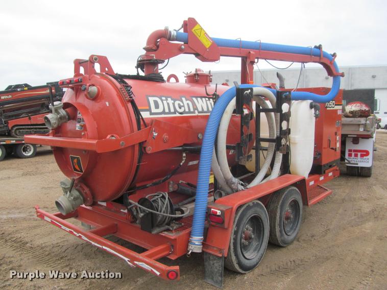image for item DA1056 2013 Ditch Witch FX50 vacuum excavator trailer