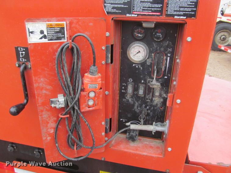 image for item DA1056 2013 Ditch Witch FX50 vacuum excavator trailer