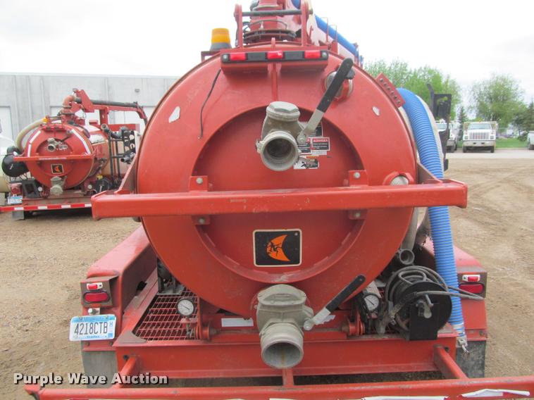image for item DA1056 2013 Ditch Witch FX50 vacuum excavator trailer