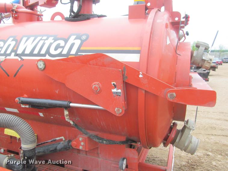 image for item DA1056 2013 Ditch Witch FX50 vacuum excavator trailer