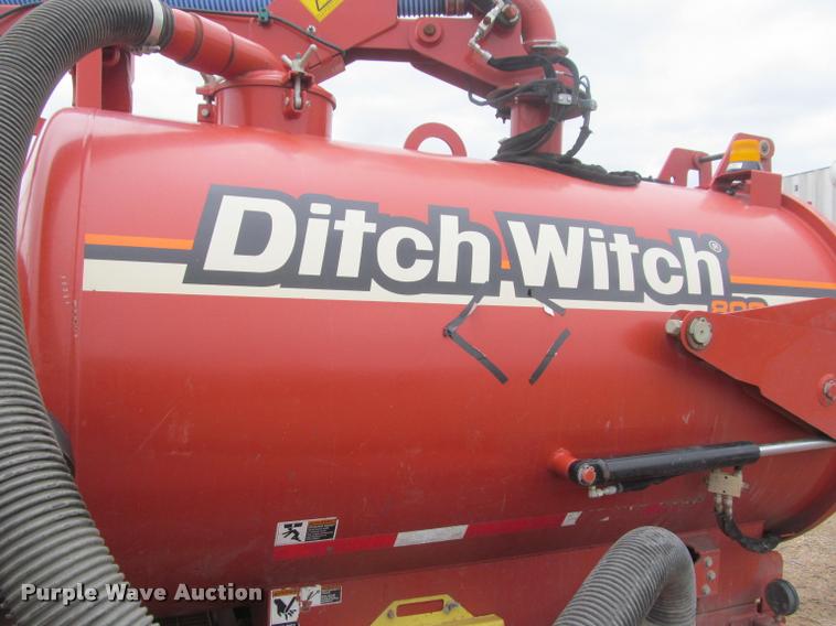image for item DA1056 2013 Ditch Witch FX50 vacuum excavator trailer