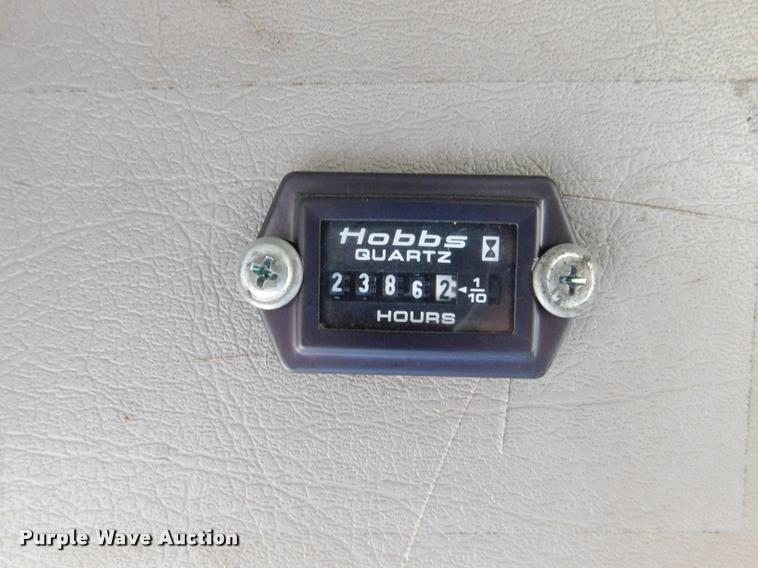 image for item DA1057 2000 International 4800 bucket truck