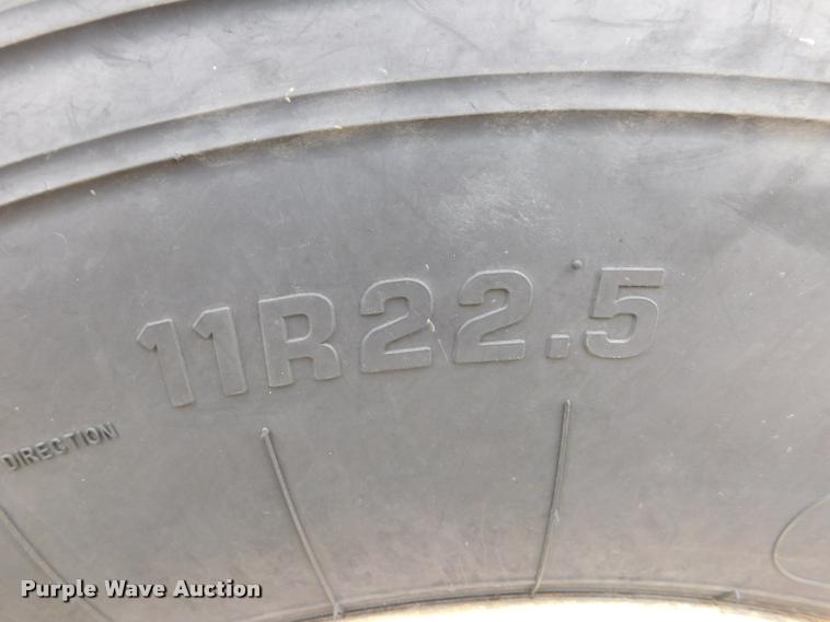 image for item DA1057 2000 International 4800 bucket truck