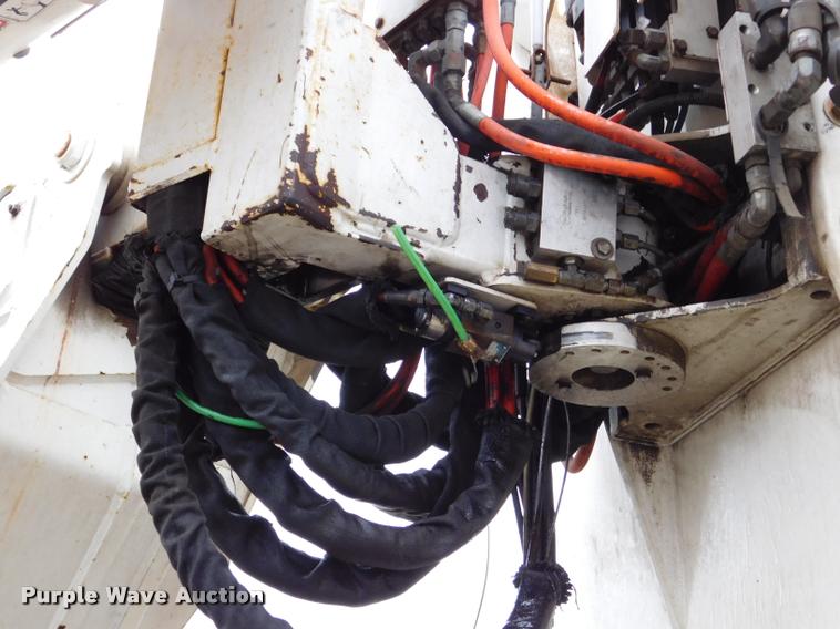 image for item DA1057 2000 International 4800 bucket truck