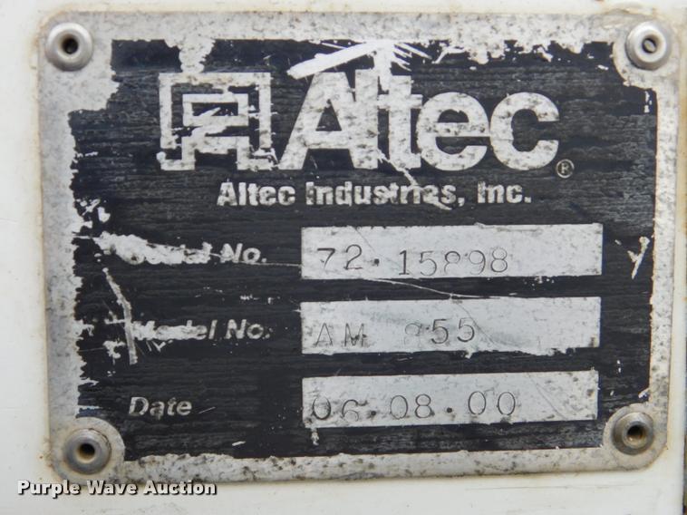 image for item DA1057 2000 International 4800 bucket truck