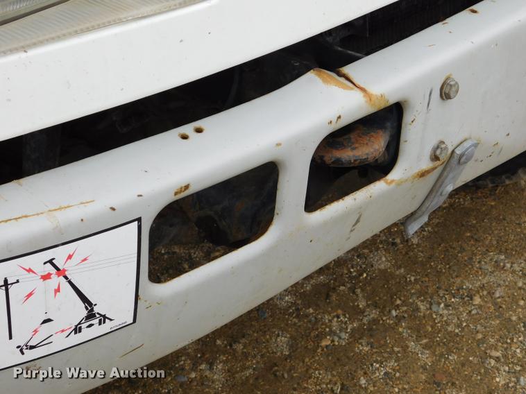 image for item DA1057 2000 International 4800 bucket truck