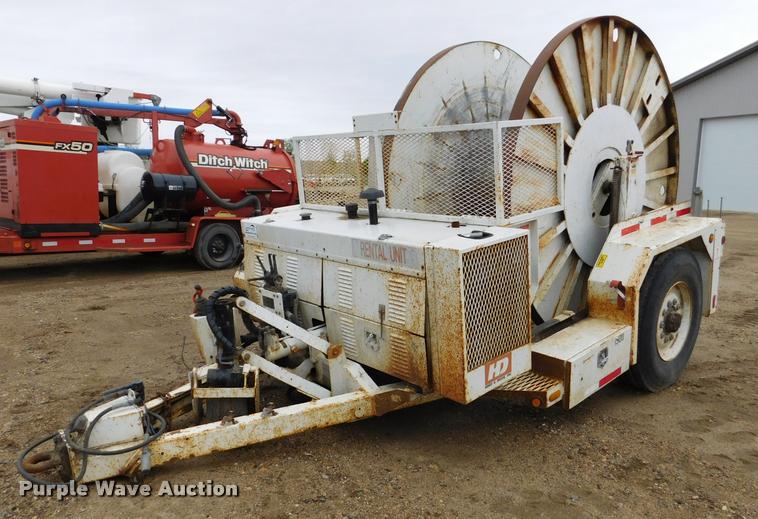 image for item DA1058 2005 Hogg Davis Hydra-Hog 985 self-propelled cable puller reel trailer