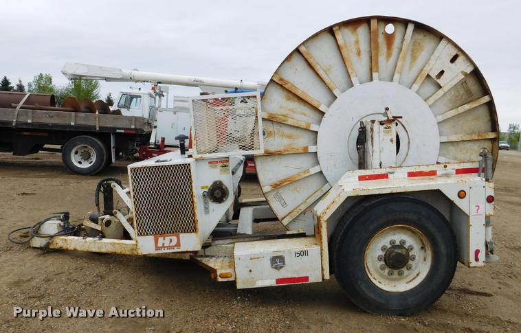 image for item DA1058 2005 Hogg Davis Hydra-Hog 985 self-propelled cable puller reel trailer