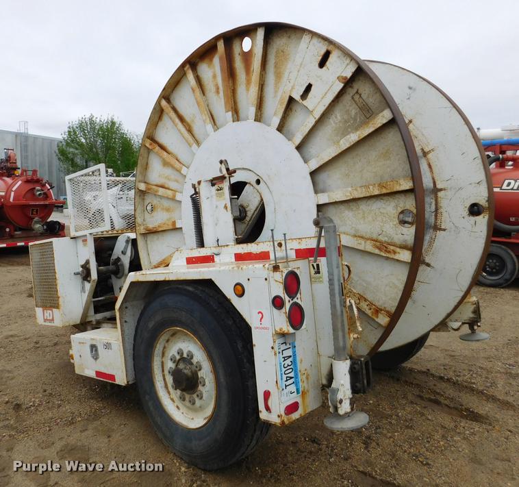 image for item DA1058 2005 Hogg Davis Hydra-Hog 985 self-propelled cable puller reel trailer