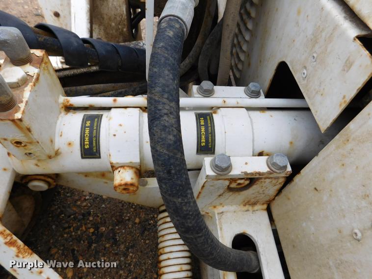 image for item DA1058 2005 Hogg Davis Hydra-Hog 985 self-propelled cable puller reel trailer