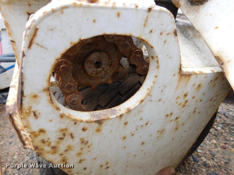 image for item DA1058 2005 Hogg Davis Hydra-Hog 985 self-propelled cable puller reel trailer