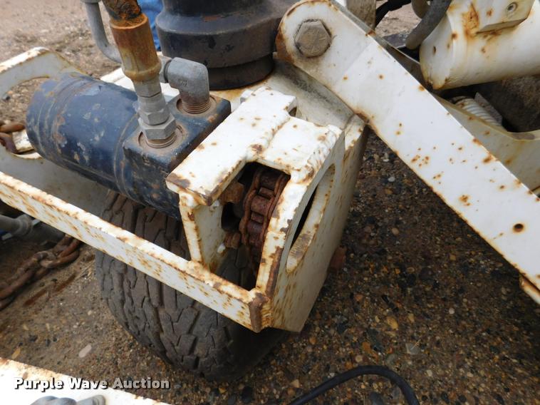 image for item DA1058 2005 Hogg Davis Hydra-Hog 985 self-propelled cable puller reel trailer