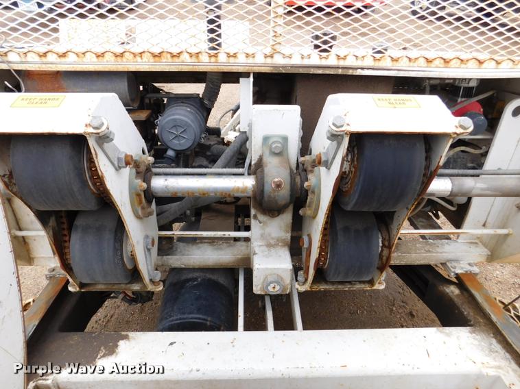 image for item DA1058 2005 Hogg Davis Hydra-Hog 985 self-propelled cable puller reel trailer