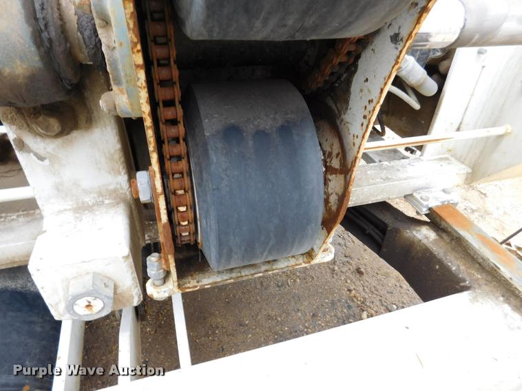 image for item DA1058 2005 Hogg Davis Hydra-Hog 985 self-propelled cable puller reel trailer