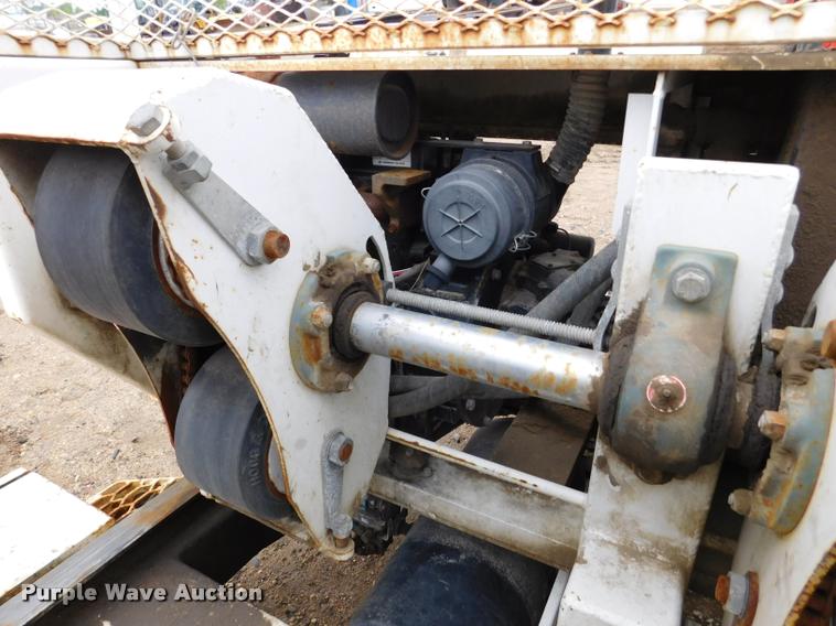 image for item DA1058 2005 Hogg Davis Hydra-Hog 985 self-propelled cable puller reel trailer