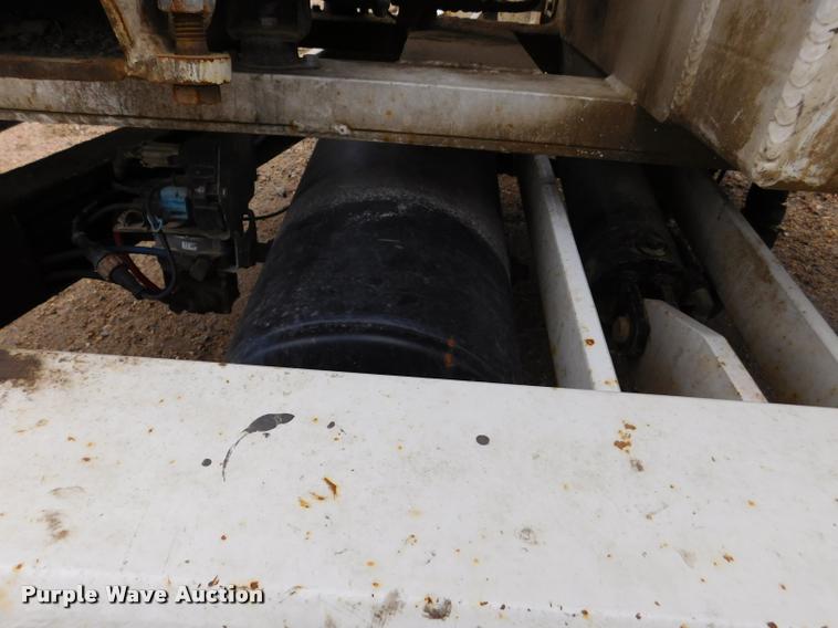 image for item DA1058 2005 Hogg Davis Hydra-Hog 985 self-propelled cable puller reel trailer