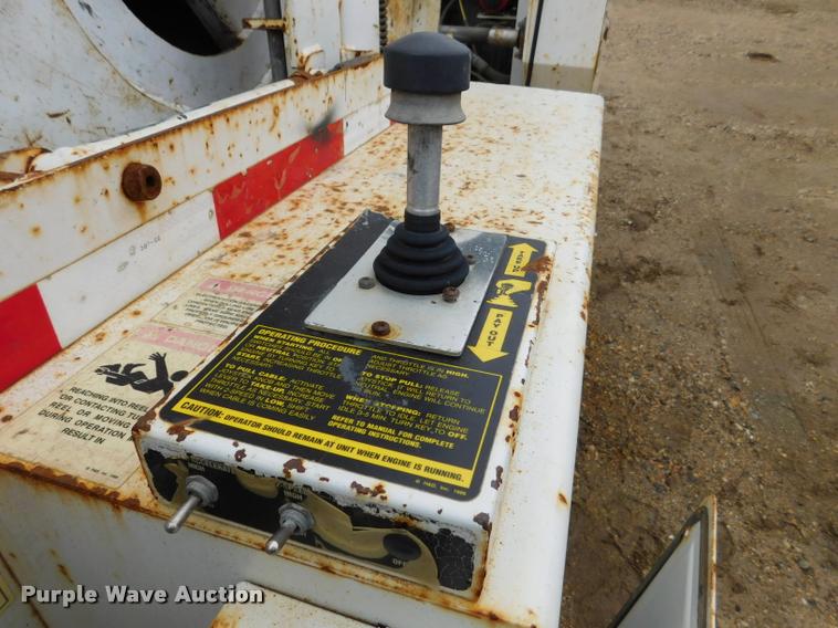 image for item DA1058 2005 Hogg Davis Hydra-Hog 985 self-propelled cable puller reel trailer