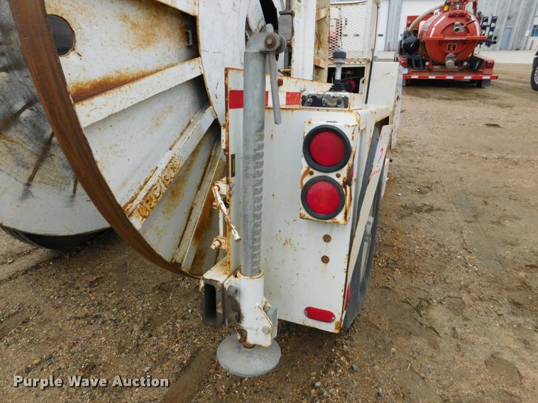 image for item DA1058 2005 Hogg Davis Hydra-Hog 985 self-propelled cable puller reel trailer
