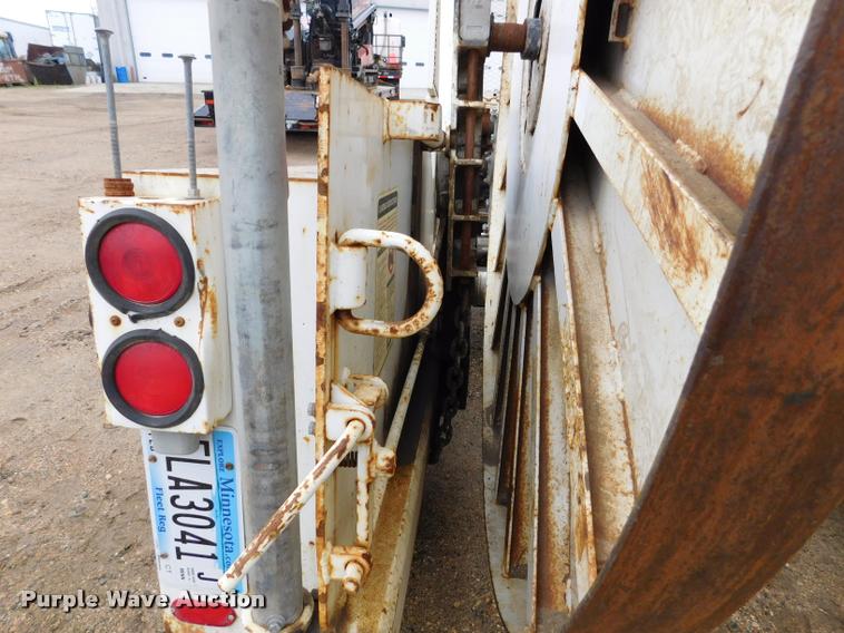 image for item DA1058 2005 Hogg Davis Hydra-Hog 985 self-propelled cable puller reel trailer