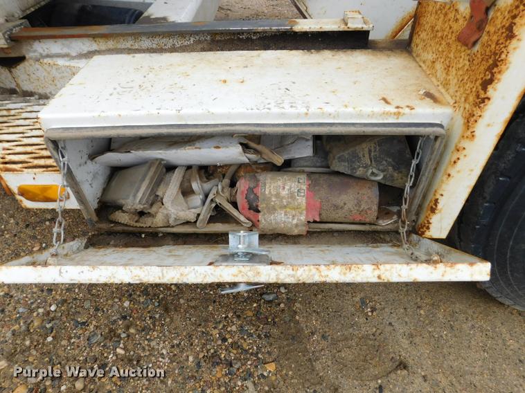 image for item DA1058 2005 Hogg Davis Hydra-Hog 985 self-propelled cable puller reel trailer