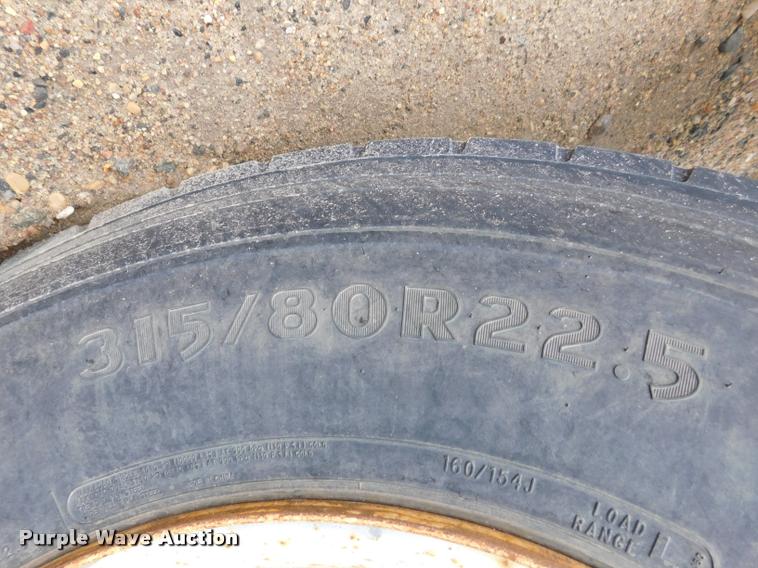 image for item DA1058 2005 Hogg Davis Hydra-Hog 985 self-propelled cable puller reel trailer