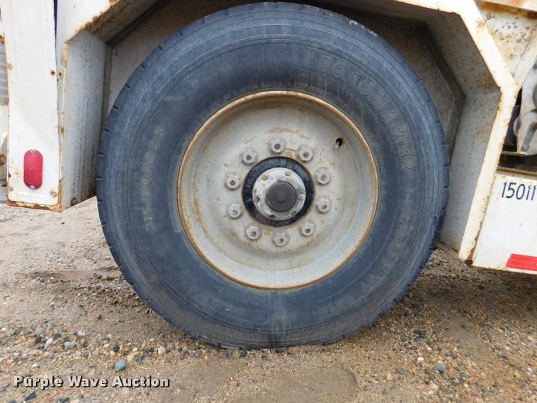 image for item DA1058 2005 Hogg Davis Hydra-Hog 985 self-propelled cable puller reel trailer