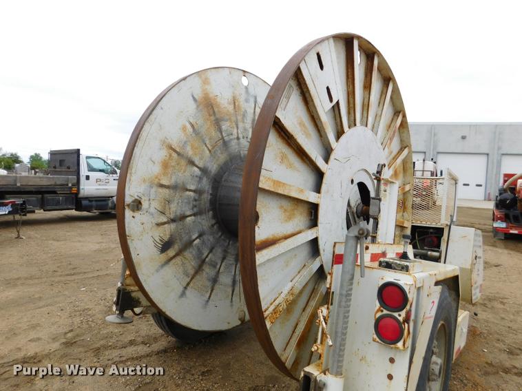 image for item DA1058 2005 Hogg Davis Hydra-Hog 985 self-propelled cable puller reel trailer