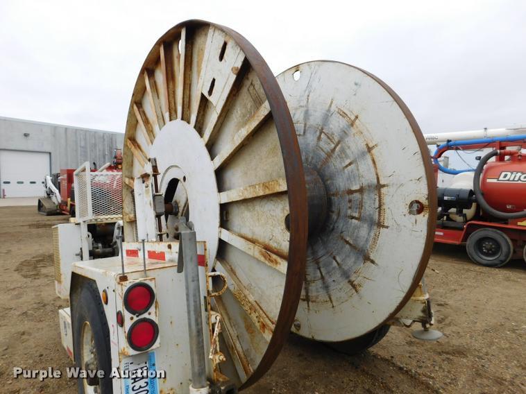 image for item DA1058 2005 Hogg Davis Hydra-Hog 985 self-propelled cable puller reel trailer