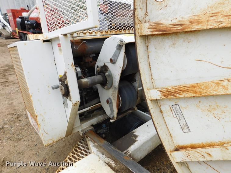 image for item DA1058 2005 Hogg Davis Hydra-Hog 985 self-propelled cable puller reel trailer