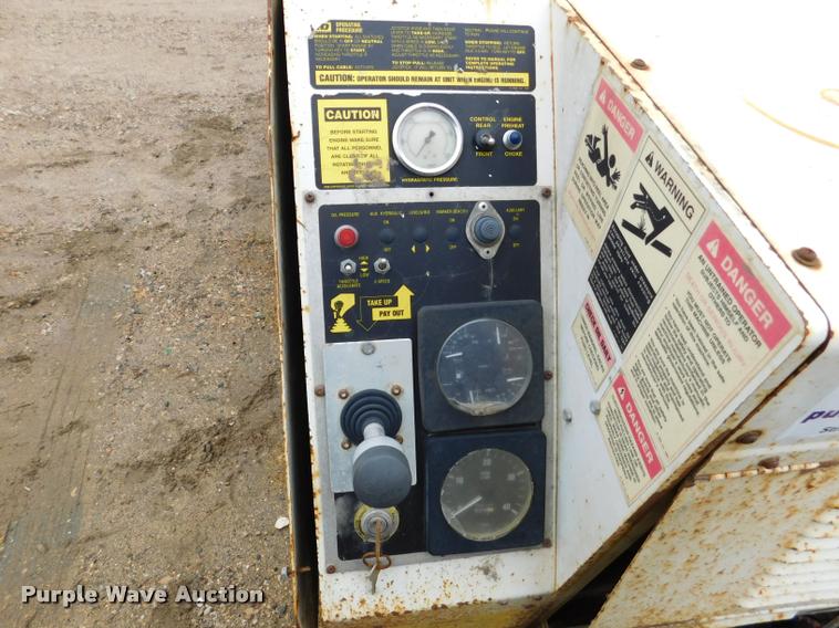 image for item DA1058 2005 Hogg Davis Hydra-Hog 985 self-propelled cable puller reel trailer