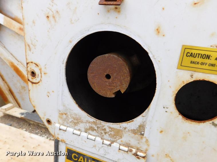 image for item DA1058 2005 Hogg Davis Hydra-Hog 985 self-propelled cable puller reel trailer