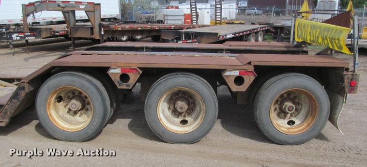 image for item DA1062 2005 Fontaine TL-55 lowboy equipment trailer