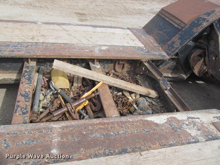 image for item DA1062 2005 Fontaine TL-55 lowboy equipment trailer