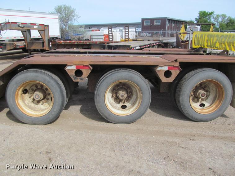 image for item DA1062 2005 Fontaine TL-55 lowboy equipment trailer