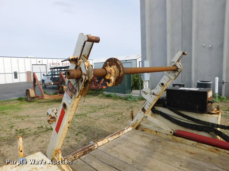 image for item DA1066 2010 Larson TRL reel trailer