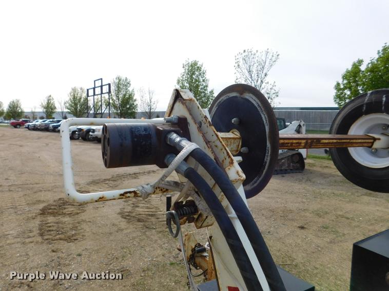 image for item DA1066 2010 Larson TRL reel trailer