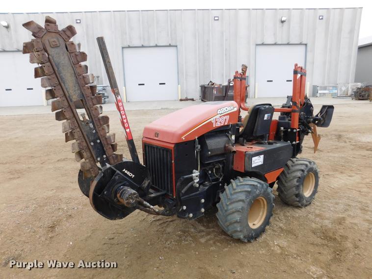 image for item DA1067 2011 Ditch Witch 420SX trencher
