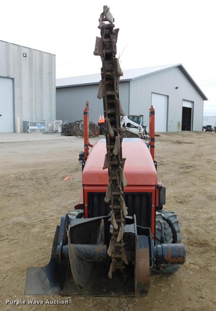 image for item DA1067 2011 Ditch Witch 420SX trencher