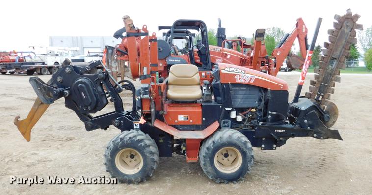 image for item DA1067 2011 Ditch Witch 420SX trencher