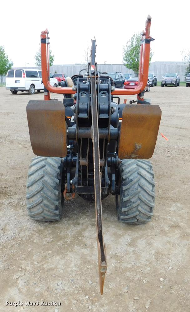 image for item DA1067 2011 Ditch Witch 420SX trencher