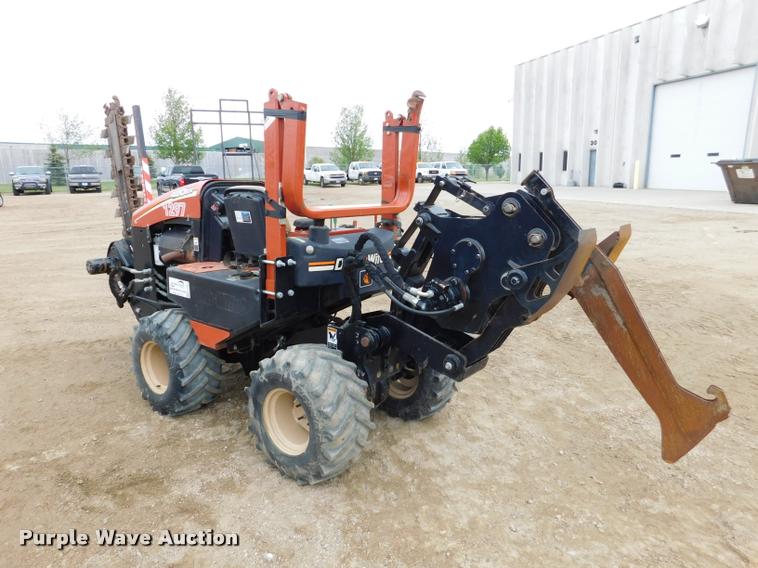 image for item DA1067 2011 Ditch Witch 420SX trencher