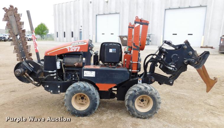 image for item DA1067 2011 Ditch Witch 420SX trencher